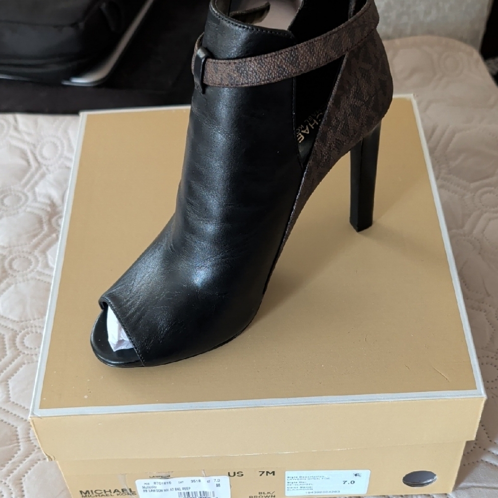 Michael Kors Black and Brown Heeled Peep Toe Boots